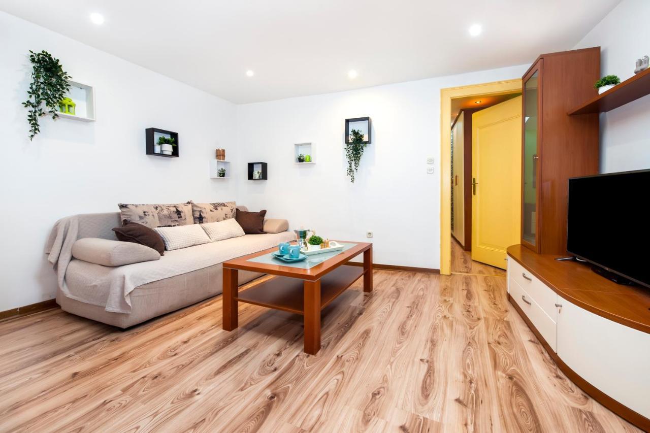 Ap Downtown Apartment روفينج المظهر الخارجي الصورة