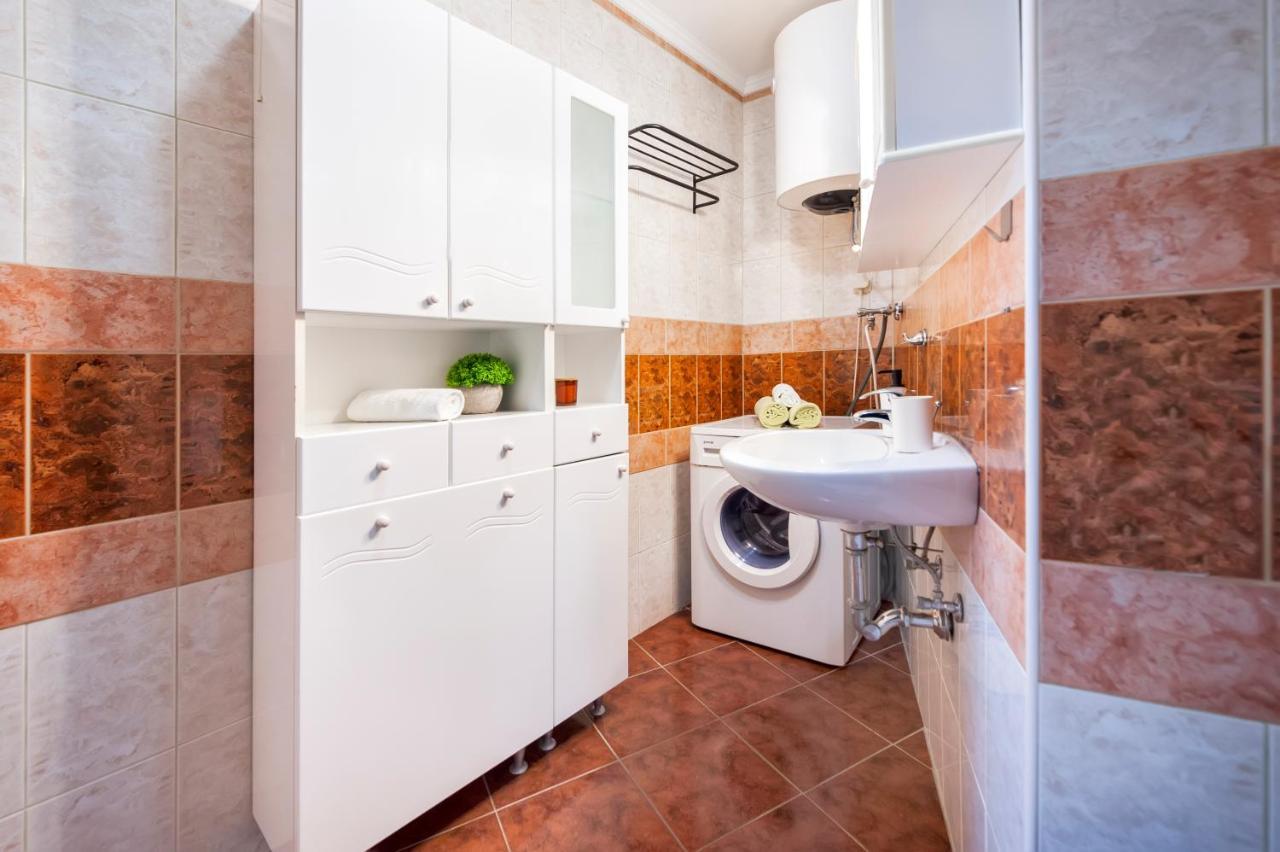 Ap Downtown Apartment روفينج المظهر الخارجي الصورة